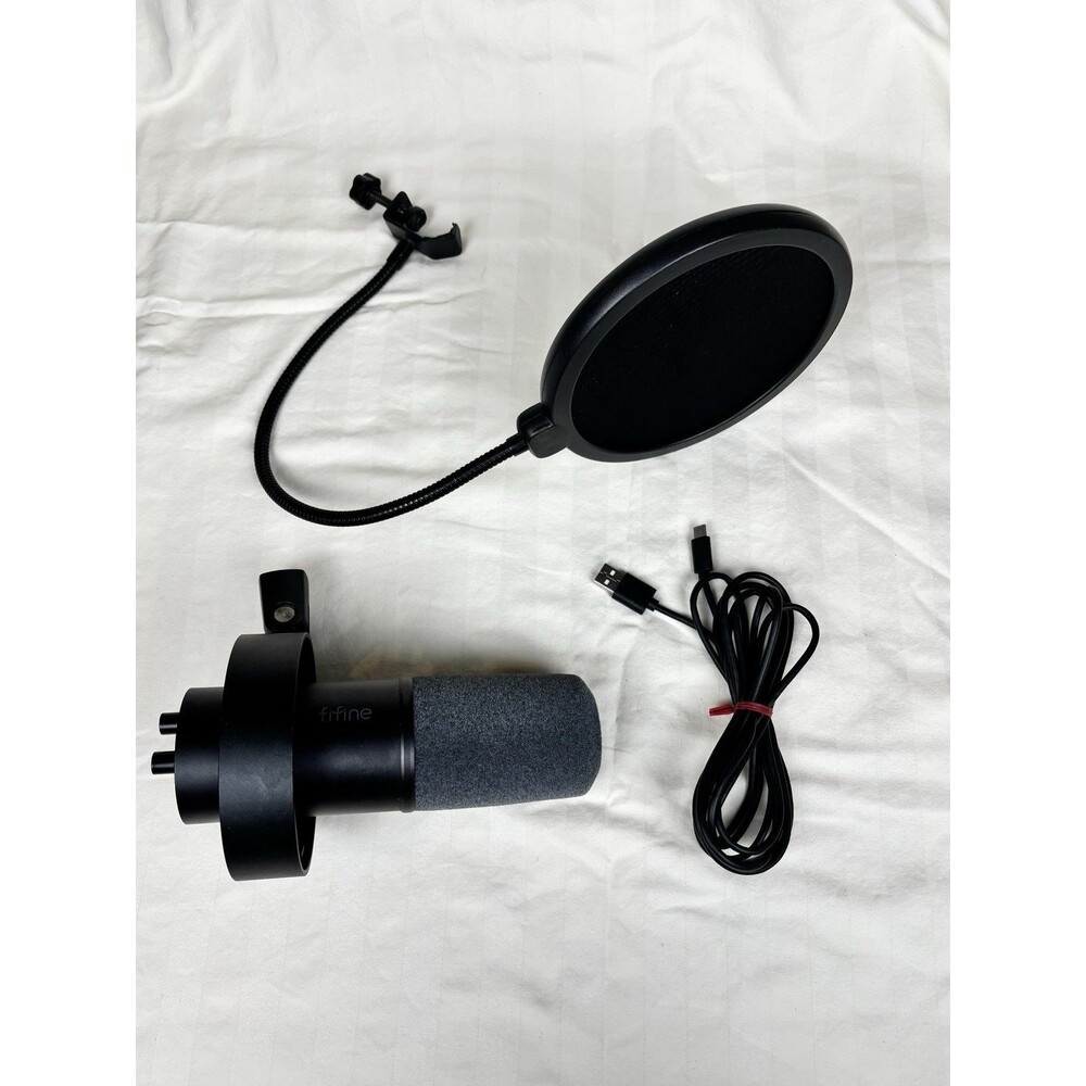 FiFine K688 XLR/USB Dynamic Microphone Pop Filter USB Cord
